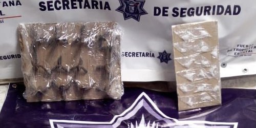 Aseguran camioneta con varias dosis de cristal y artefactos poncha llantas