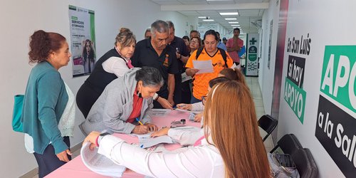 Más de 150 mil potosinos se benefician de las clínicas rosas