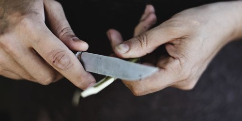 Menor de edad es detenido con arma blanca
