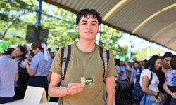 Ricardo Gallardo garantiza transporte gratuito para estudiantes vallenses