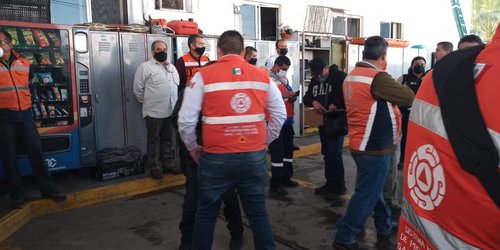 Gobernador pide a presidentes municipales vigilancia implacable en puestos de pirotecnia