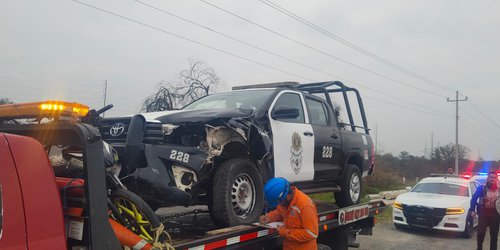 Patrulla de la policia de Rioverde atropella y causa la muerte de una mujer