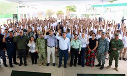 Ricardo Gallardo entrega preliberaciones en el centro de reinserción social “La Pila