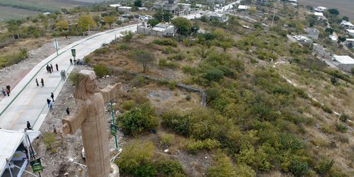 Inauguró Gobernador del Estado modernización de calles en San Ciro de Acosta y Rioverde.