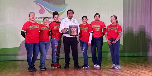 Honores a la Bandera destacan solidaridad y espíritu deportivo en Ciudad Fernández