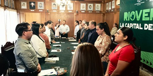 Cabildo de Rioverde guarda minuto de silencio por fallecimiento de Perla Trinidad Izar Castro