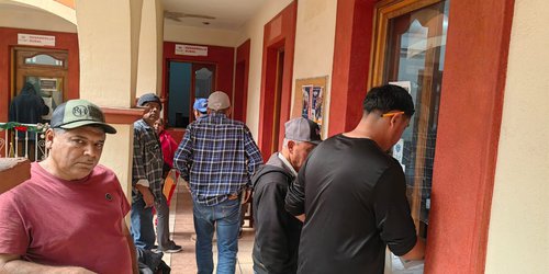 Aumenta afluencia para el pago de refrendos comerciales en Rioverde