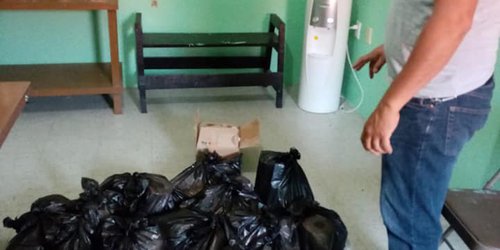 Sindicato entregó despensas a familias vulnerables