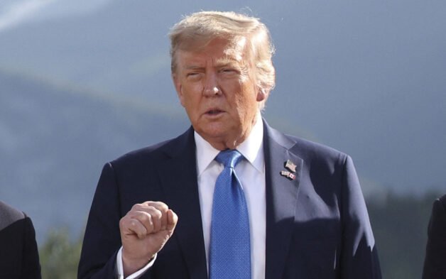 Ali_Jamenei_Donald_Trump_3_MiRioverdee.jpg