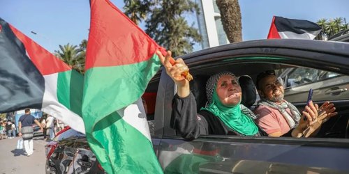 Miles de personas se dirigen a Egipto en un intento por romper el bloqueo de Israel a Gaza