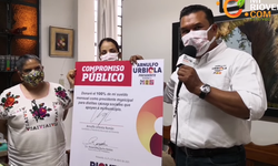 Arnulfo Urbiola firma compromiso ante Notario de donar 100% de sueldo