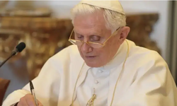 Es falso un mensaje que circula en redes sociales sobre la muerte de Benedicto XVI