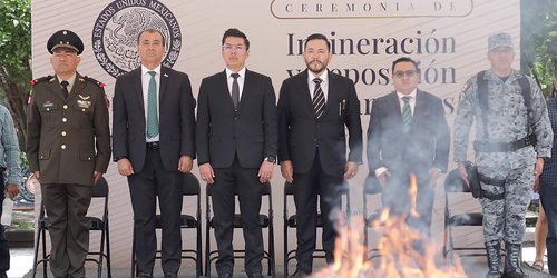 Realizan ceremonia de incineración y reposición de la Bandera del Congreso del Estado
