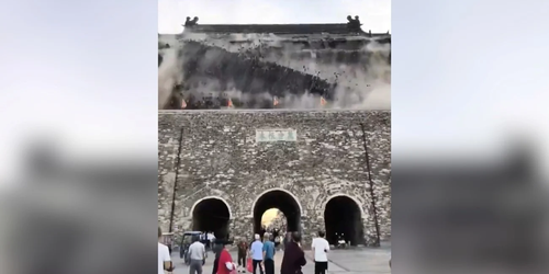 China: colapsó el techo de la histórica Torre del Tambor de Fengyang