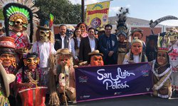 Comparsa de Axtla representa a SLP en Hidalgo