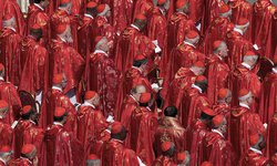 Todos los cardenales que participarán en el cónclave están en Roma
