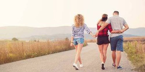 Juez ampara a un hombre para que pueda casarse con más de dos personas