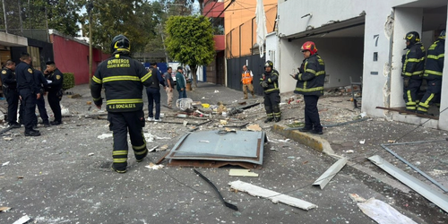 Explota tanque de gas y provoca daños en vivienda de la colonia Axotla.