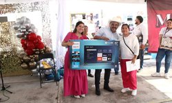 Celebran en grande a las y los maestros de Santa Catarina