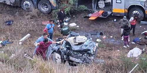 Pierden la vida 4 personas en accidente de autobús