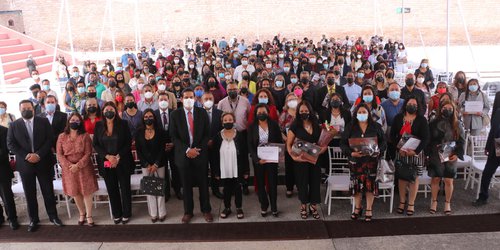 Reconocen a personal de Salud con más años de servicio