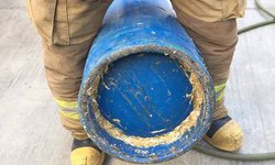 Bomberos recomiendan mantenimiento a tanques de gas