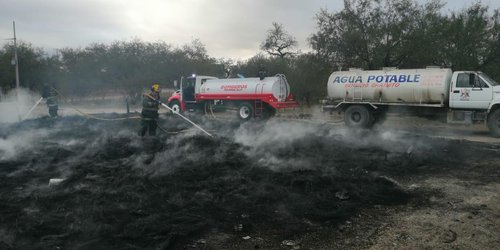Incendio en llantera deja sin luz a Tamasopo y Rayón