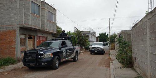 Recuperan camionetas robadas que eran desmanteladas en la colonia Gama