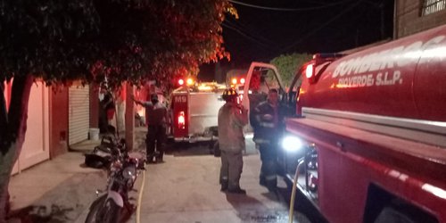 Bomberos rescata a Mujer intoxicada en incendio de domicilio