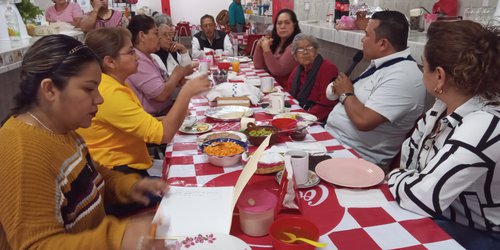 Diálogo con comerciantes del mercado tuvo el alcalde Urbiola