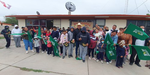 Alcalde entrega aula a comunidad educativa en La Cofradía