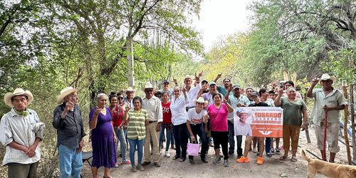 Leobardo Guerrero camino y platicó con ciudadanos del  Rodeo, San Francisco de la Puebla y Puerto de Martínez