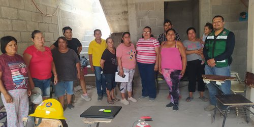 Capacitan en colonias populares para prevenir incendios