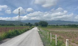 Entregan autoridades asfaltación del camino a Tanque de San Juan