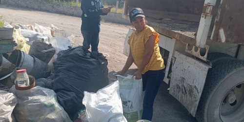 Habitantes de Progreso descacharrizan para prevenir el dengue