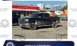 Aseguran camioneta GMC Sierra en Valles, con reporte de robo en Texas