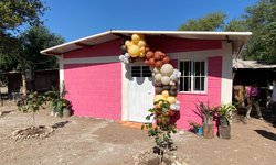 Rodolfo Loredo Hernández entrega vivienda a la familia Hernández Quintero