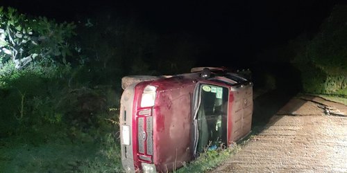 Aparatosa volcadura sin lesionados en San Ciro de Acosta