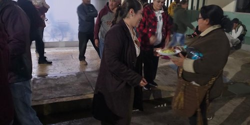 DIF de Santa Catarina brinda apoyo a familiares en albergue del Hospital Rioverde