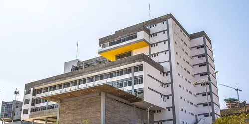 Ponen a disposición del público equipo y servicios del Instituto de Física de la UASLP