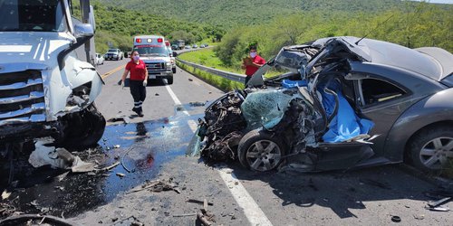 Una persona sin vida, saldo de aparatoso choque en Rayón