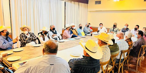 Atiende Fiscal General demandas de abogados y ganaderos en la Huasteca