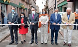 JM Carreras inaugura la rehabilitación de la calle 5 de mayo