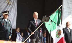 JM Carreras toma protesta de lealtad a la Bandera de México