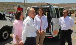 JM Carreras y LVR entregaron vehículos adaptados y camionetas a DIF´s Municipales