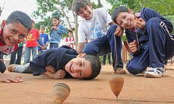 Concurso de canicas y trompo en San Ciro