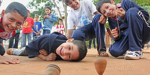 Concurso de canicas y trompo en San Ciro