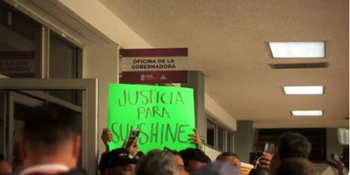Se manifiestan en el Centro Cívico por Sunshine