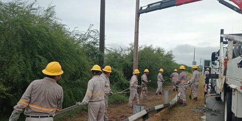 CFE restablece 84% de suministro eléctrico a afectados por lluvias