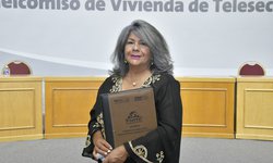 Maestra jubilada de telesecundaria reconoce voluntad de JM Carreras en solución a problema de Fondo de Vivienda